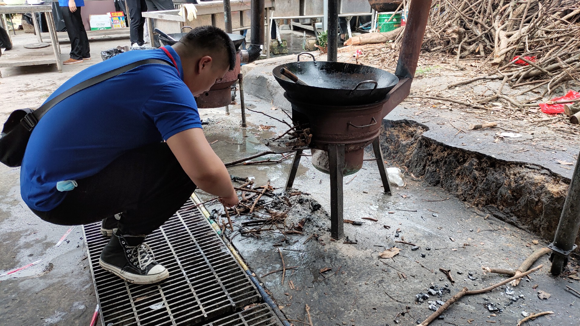 松湖騎行，穿樹飛花；農(nóng)家休閑，擁抱自然